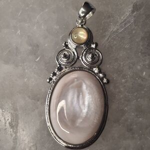 Elegant Silver and Cream Pendant Necklace